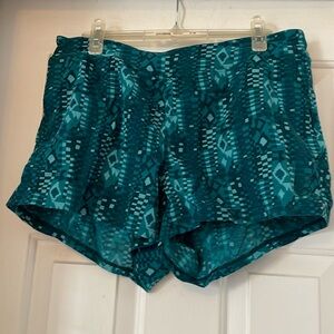 Mountain hardwear shorts